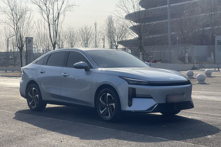 Used  L6 2025 EM-i 140km Starship Edition
