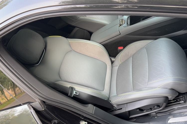 Used Lynk & Co 08 EM-P 2023 120km Long-Range Halo
