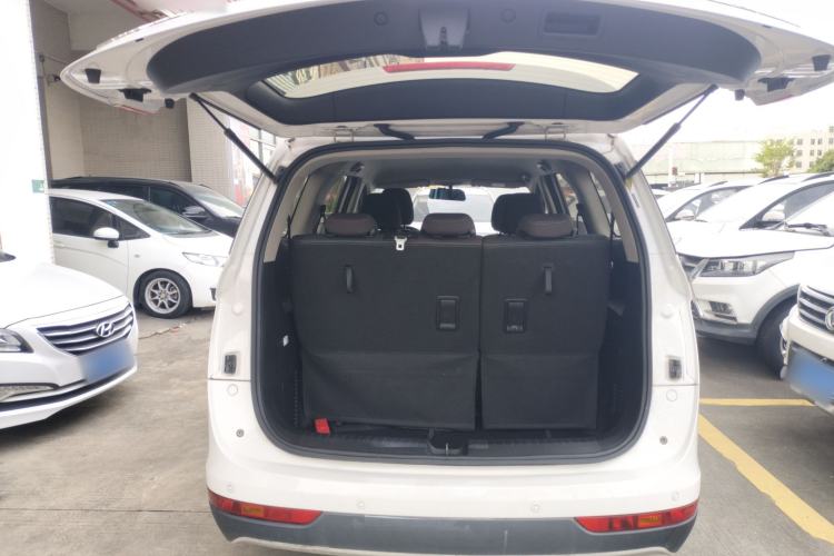 Used Baojun 730 2019 1.5L Manual Fashion Model 7-seater China VI
