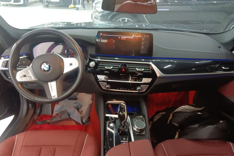 Used BMW 5 Series 2022 Second Facelift 525Li M Sport Package
