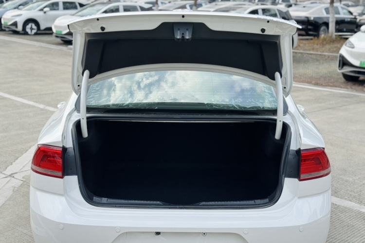 Used Volkswagen Lamando 2015 230TSI DSG Fashion Edition
