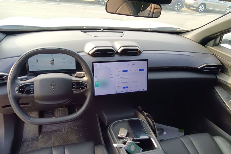 Used  06 2025 Model 520km