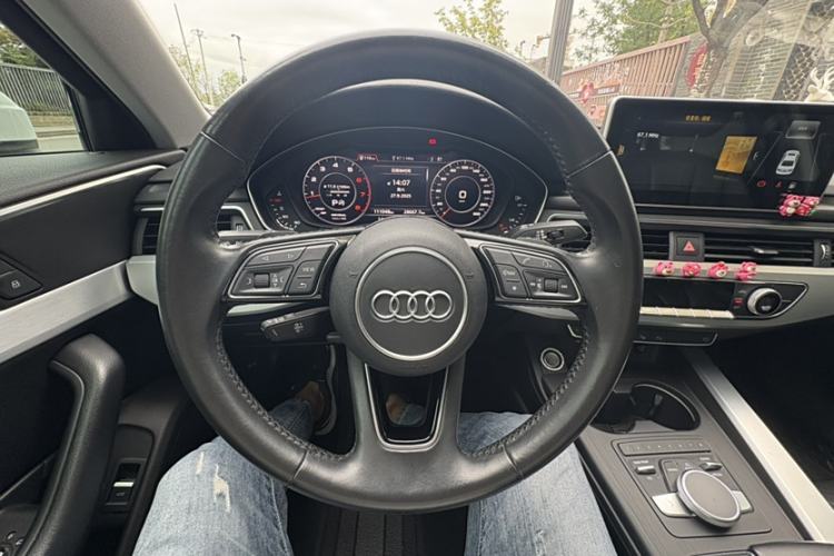 Used Audi A4L 2019 40 TFSI Fashion Edition China VI Emission Standard
