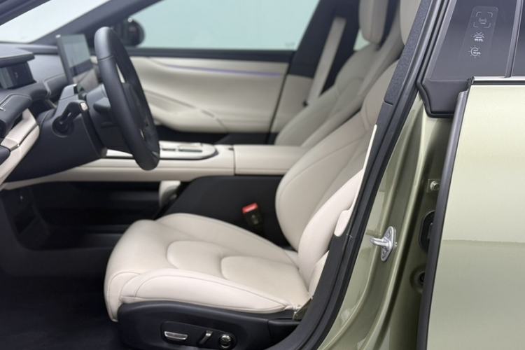 Used  SU7 2024 Rear-Drive Ultra-Long Range Advanced Pro-Level Intelligent Driving Version
