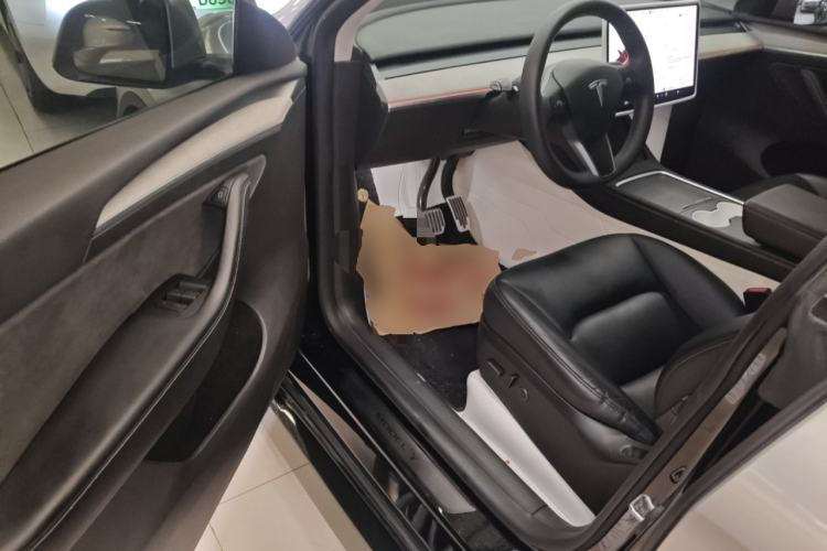 Used Tesla Model Y 2023 Rear-Wheel-Drive Version
