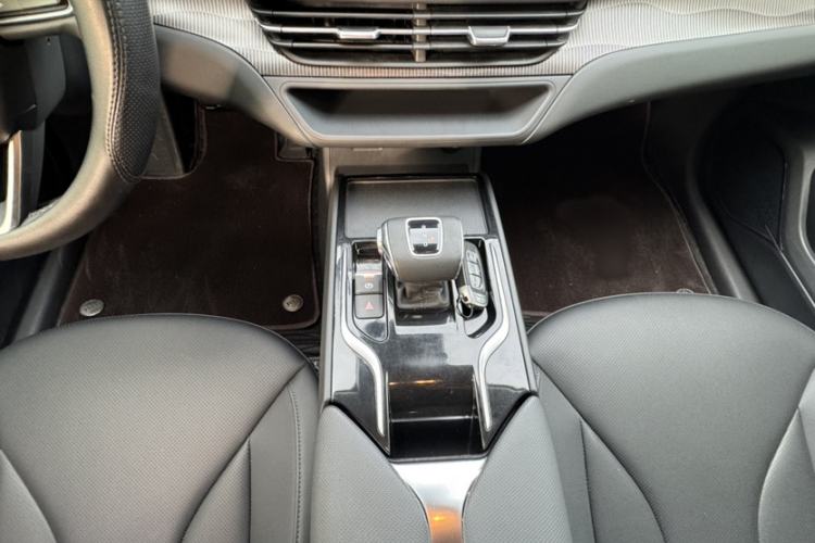 Used Hongqi E-QM5 2022 431 km Charge & Enjoy Edition
