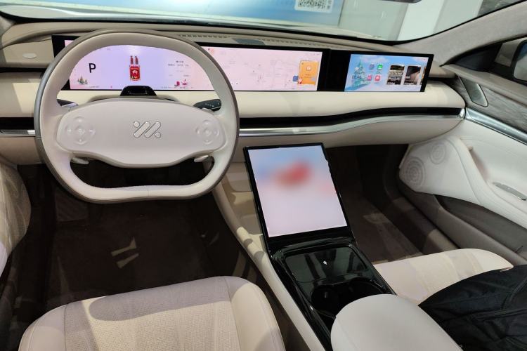 Used  L7 2022 Dynamic Model
