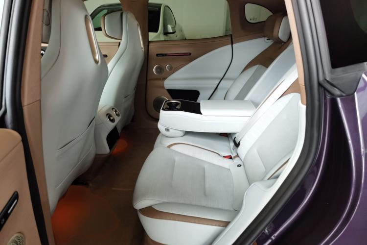 Used  07 2024 Ultra Range-Extended Four-Wheel Drive