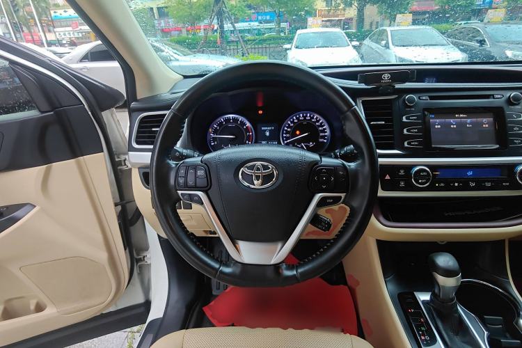 Used Toyota Highlander 2015 2.0T Two-Wheel Drive Luxury Edition 7 Seats