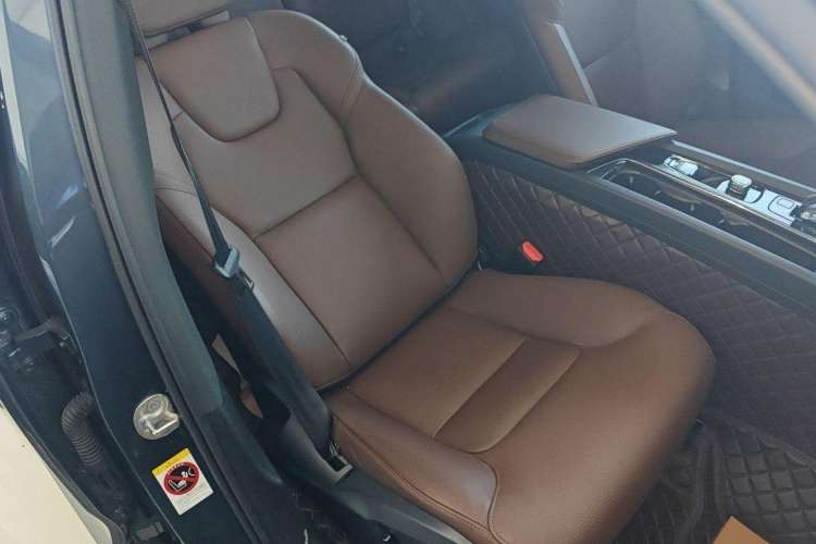 Used Volvo XC60 2024 B5 4x4 Smart Luxury Edition
