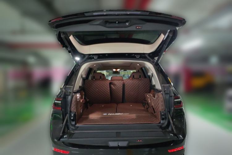 Used BMW X7 2023 xDrive40i Luxury Package with Leading Features