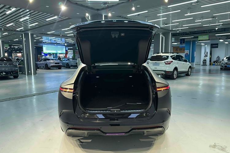 Used  12 2024 700 Three-Laser Rear-Wheel Drive Luxury Edition
