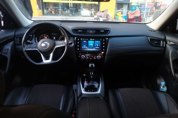 Used Nissan X-Trail 2023 Classic 2.0L Two-Wheel Drive Smart Connect Premium Edition
