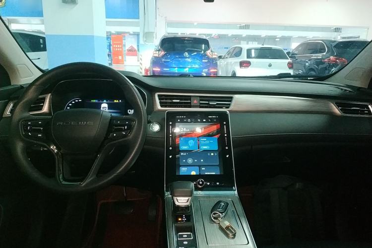 Used Roewe RX5 2023 PLUS 330TGI Automatic Trendsetting Smart Edition