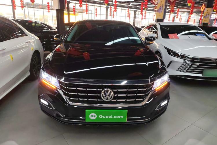 Used Volkswagen Passat 2019 330TSI Luxury Edition China VI Standard
