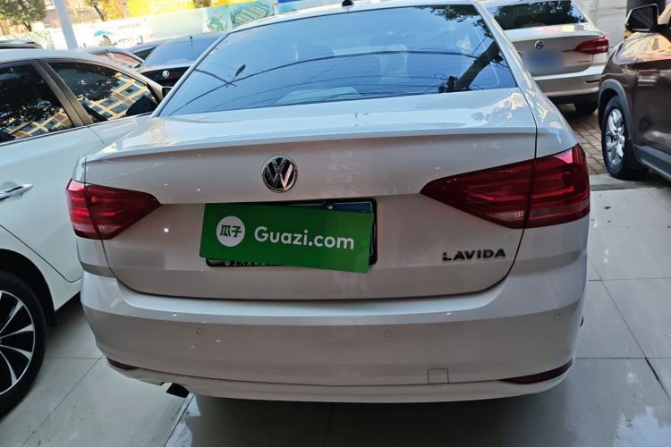 Used Volkswagen Lavida 2017 1.6L Automatic Fashion Edition
