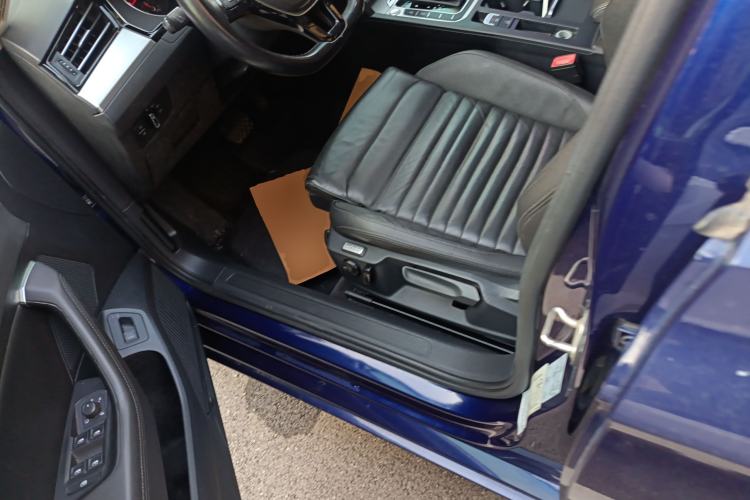 Used Volkswagen Variant 2018 380TSI Two-Wheel Drive Comfort Edition
