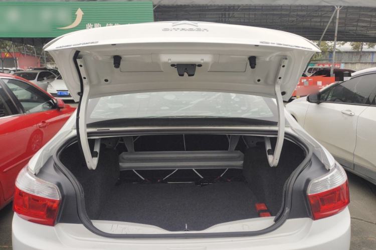 Used Citroen Elysee 2015 Zhishang Edition 1.6L Manual Fashion Model