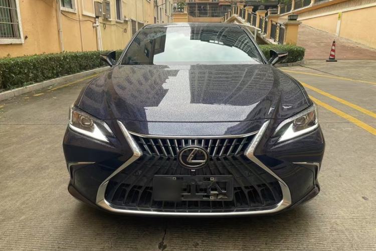 Used Lexus ES 2020 200 Excellence Edition
