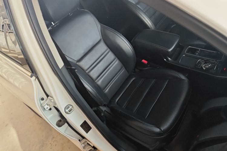 Used Kia Sorento 2015 Sorento L 2.4L Gasoline 4WD Elite Edition 7 Seats China IV Standard
