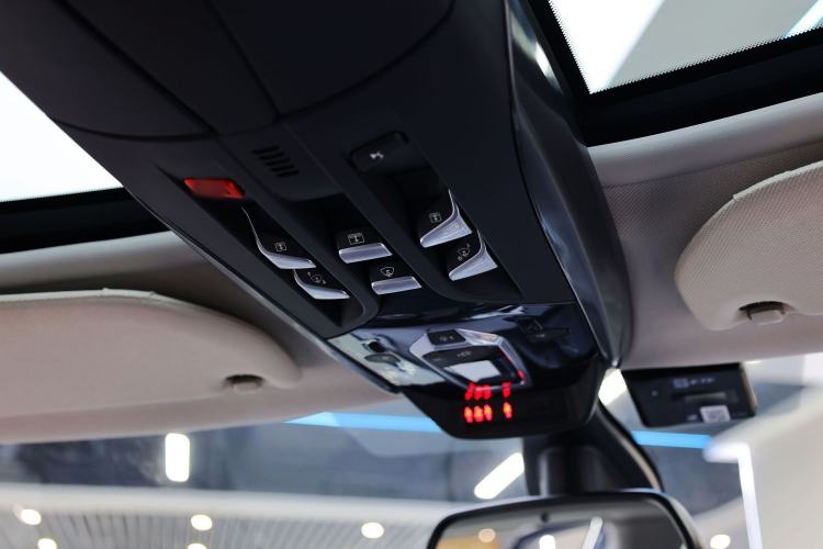 Used  5 2015 1.6T Luxury Edition THP160