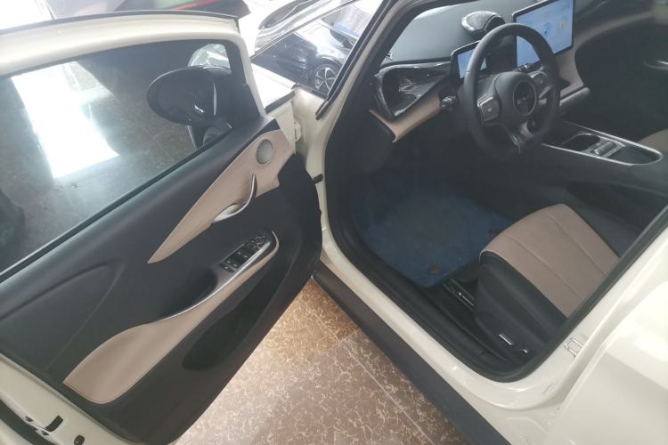 Used BYD Dolphin 2023 420 km Fashion Edition
