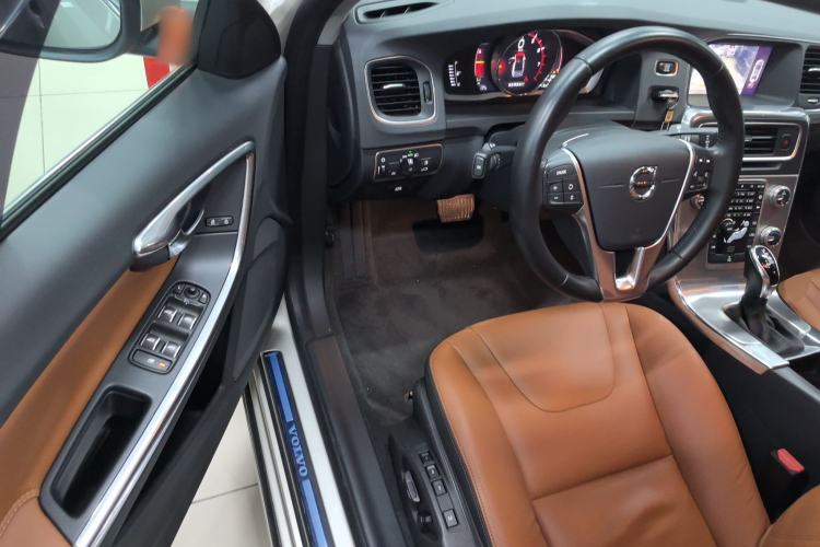 Used Volvo S60 2019 S60L T5 Smart Range Edition
