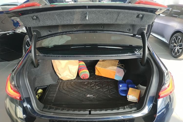 Used BMW i3 2024 eDrive 35 L
