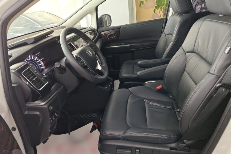 Used Honda Elysion 2016 2.4L Style Edition
