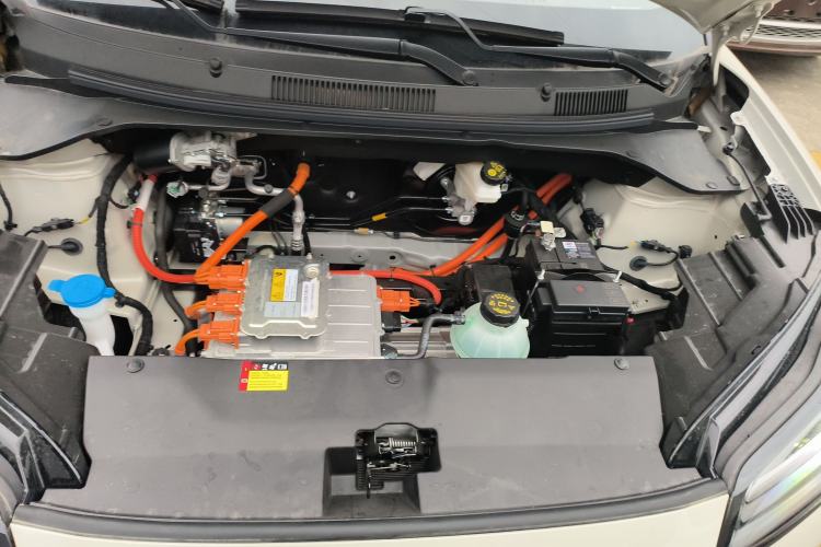 Used Wuling Bingo PLUS 2024 330 km Range Five-Seater Version
