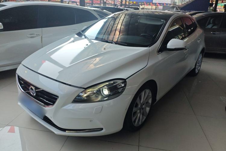 Used Volvo V40 2015 1.6T Zhiya Edition