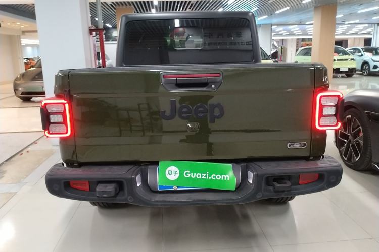 Used  Gladiator 2022 3.6L Pioneer Edition
