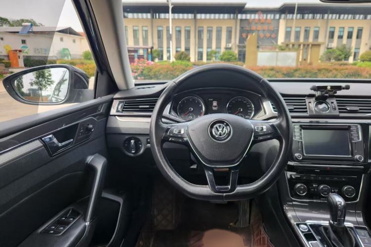 Used Volkswagen Passat 2016 330TSI DSG Prestige Edition
