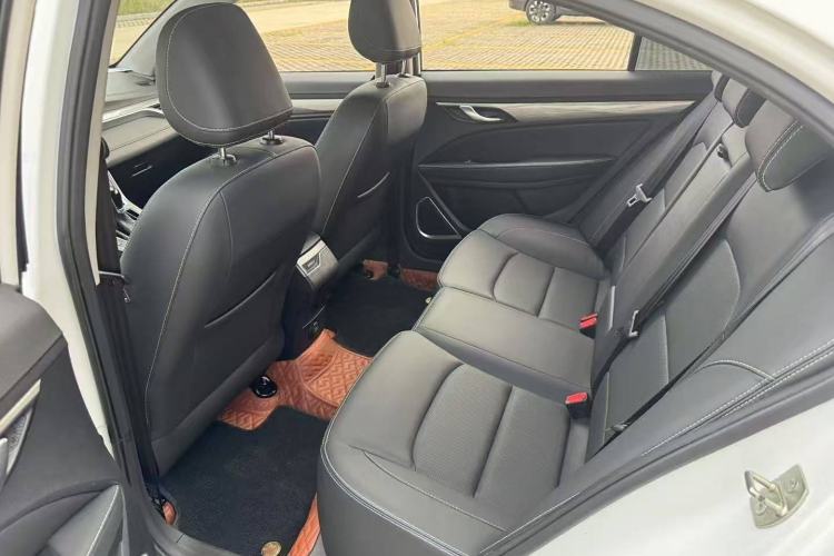 Used Geely Auto Emgrand 2019 Leading Edition 1.5L CVT Luxury Model China VI Standard
