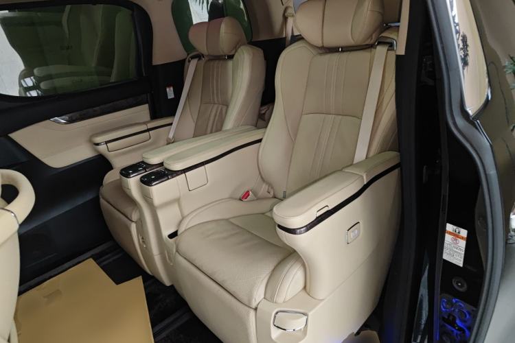 Used Toyota Vellfire 2021 Crown Dual-Engine 2.5L HV Prestige Edition
