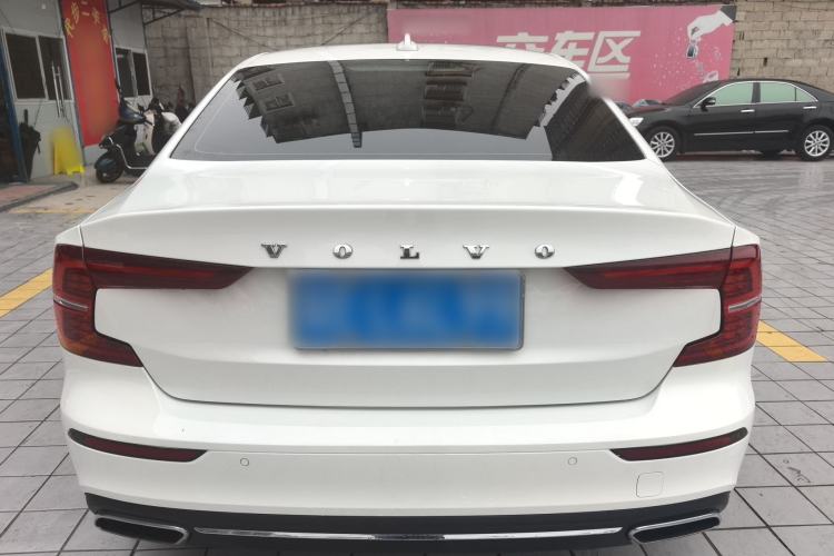 Used Volvo S60 2022 B4 Zhiyuan Luxury Edition
