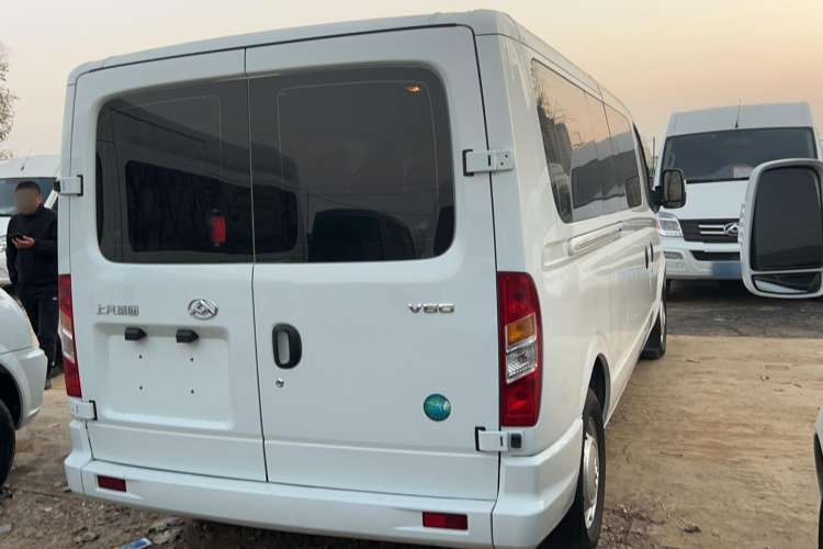 Used SAIC MAXUS Xintu V80 2023 2.0T Manual Classic Aoyuntong Long Wheelbase Ultra-Low Roof 6/7/8/9-Seater
