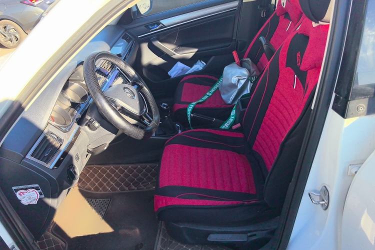 Used Volkswagen Bora 2016 1.6L manual Comfort trim level
