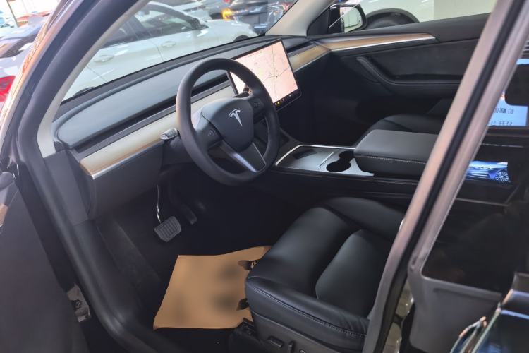 Used Tesla Model Y 2021 Standard Range Rear-Wheel Drive Version
