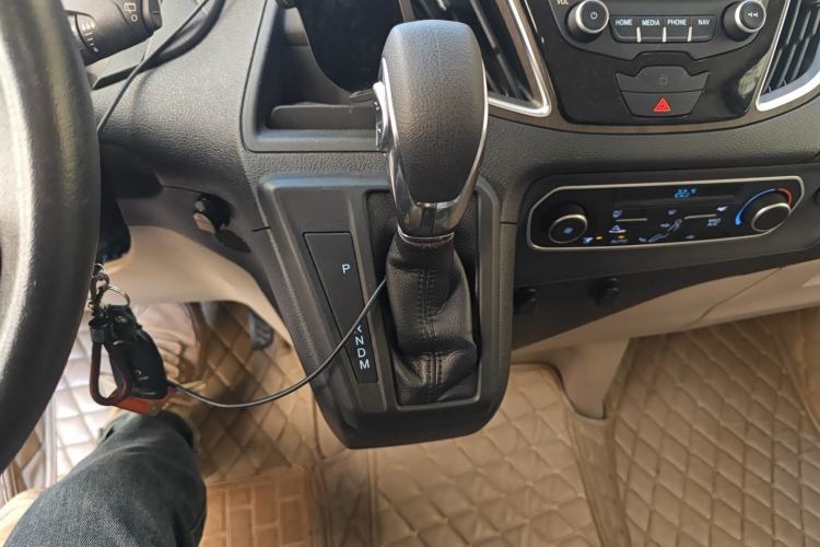 Used Ford Tourneo Custom 2017 2.0T Automatic Elite Version
