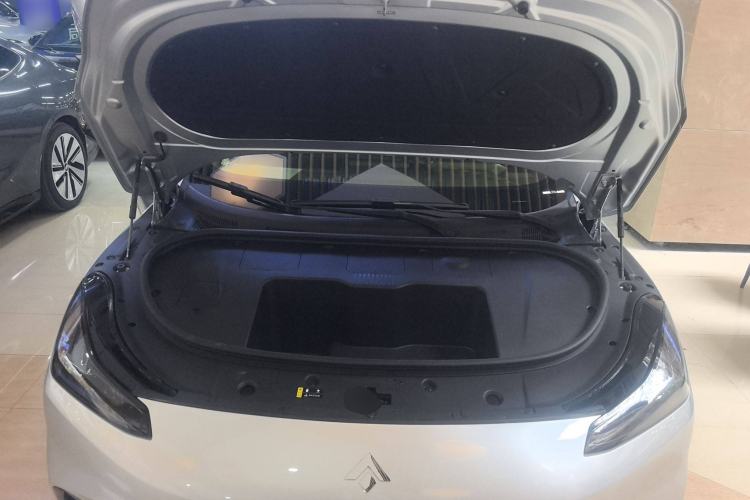 Used  GT 2023 560 Rear-Drive Seven-Wing Edition
