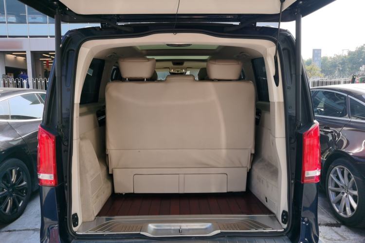 Used Mercedes-Benz V-Class 2017 V 260 Prestige Edition
