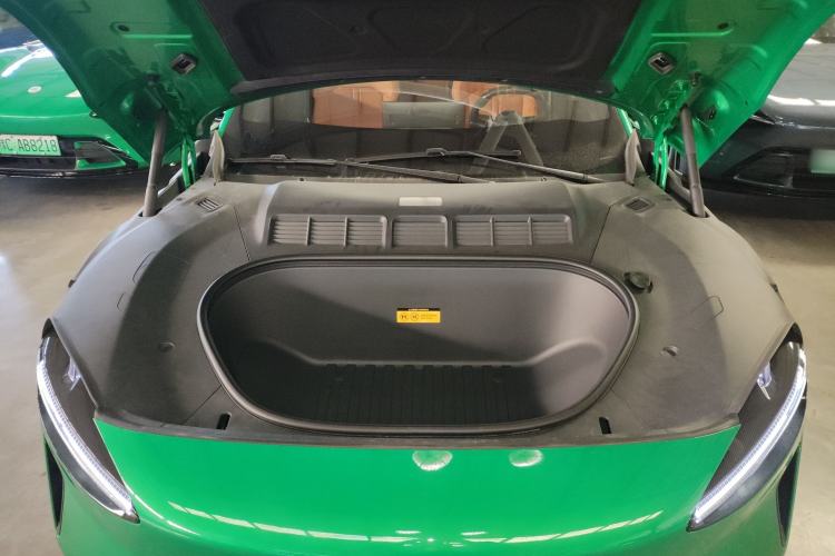 Used  YU7 2025 Ultra-Long Range High-Performance All-Wheel-Drive Max Edition