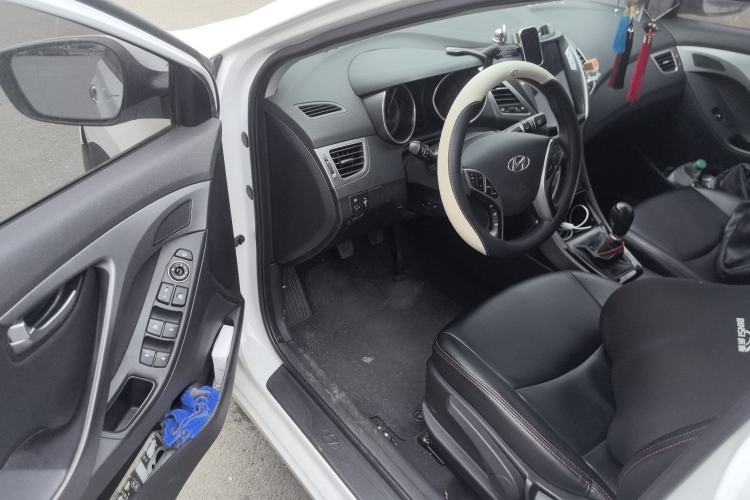Used Hyundai Elantra (5th Generation / Langdong) 2015 1.6L Manual Leading Model
