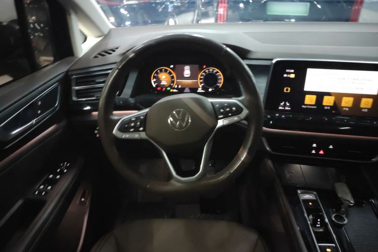 Used Volkswagen Viloran 2022 330TSI Luxury Edition
