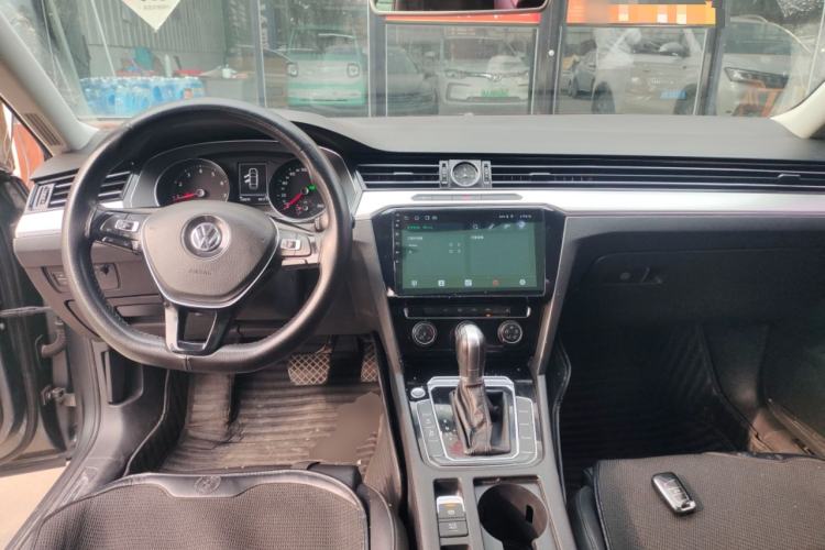 Used Volkswagen Magotan 2017 330TSI DSG Leading Model
