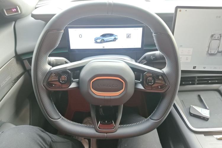 Used Lynk & Co 07 2024 EM-P 126 Long-Range Halo
