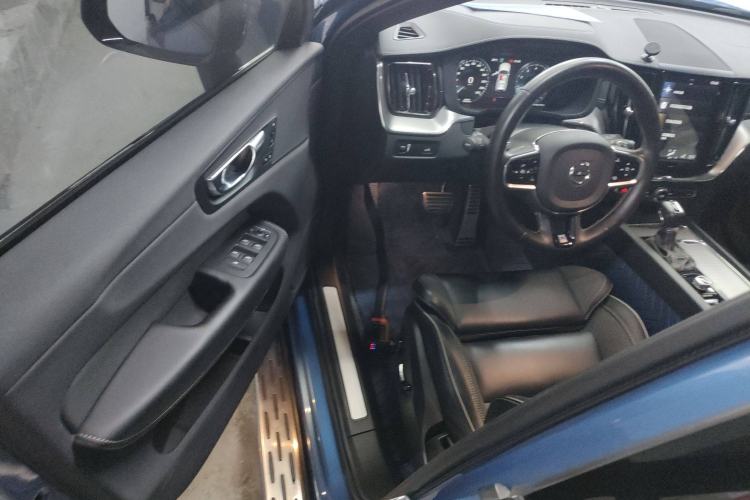 Used Volvo XC60 2020 T5 4x4 Smart & Dynamic Sport Edition
