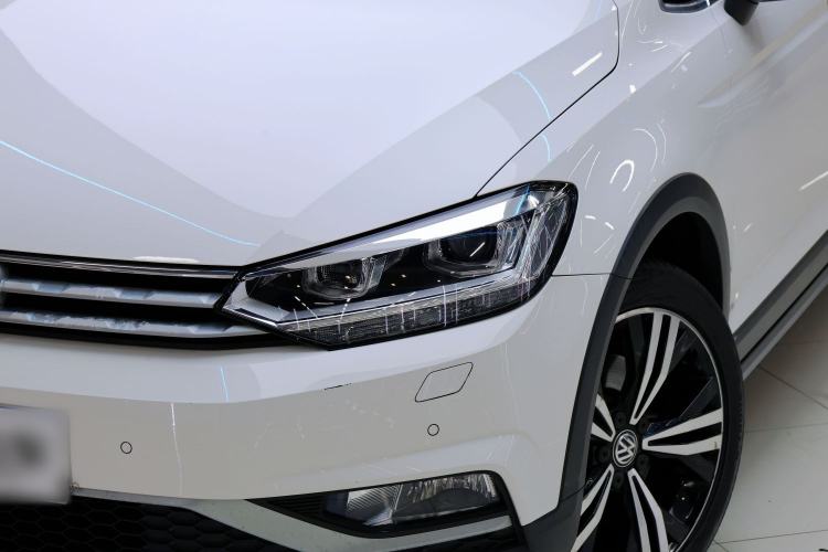 Used Volkswagen Touran 2018 Volkswagen Touran L 280TSI DSG Boundary Edition 7 Seats China VI Standard
