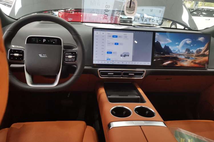 Used Li Auto L8 2023 Air model
